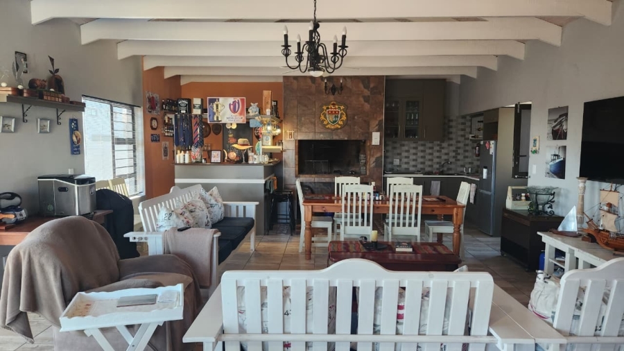 5 Bedroom Property for Sale in Country Club Western Cape